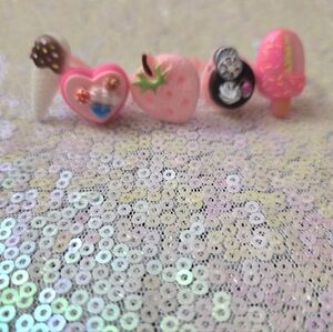 💥5/$10💥 5 Kids assorted food plastic pink rings NWOT